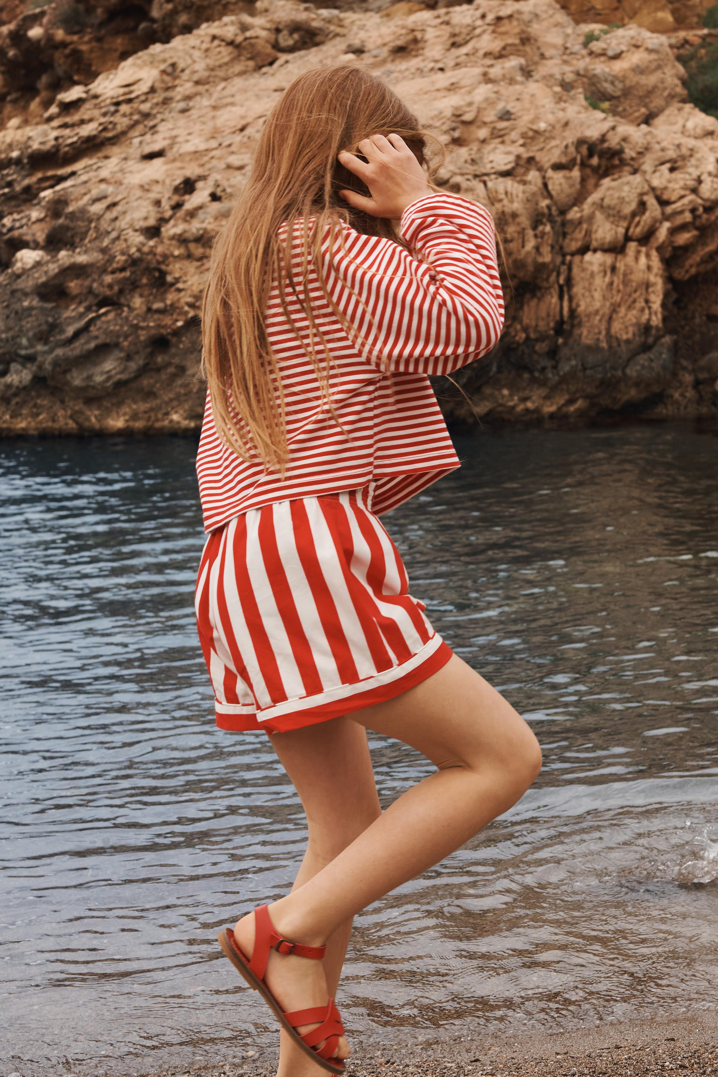 LIMITED EDITION STRIPED CROPPED T-SHIRT WITH POCKET